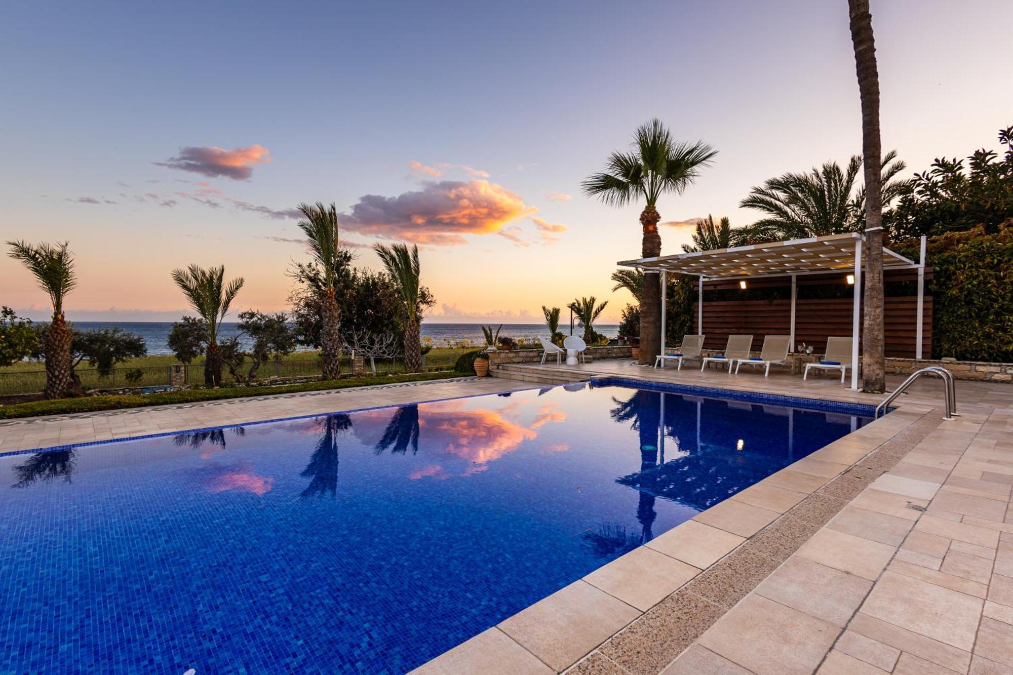 Villa Chrysta Agios Theodoros Exterior photo